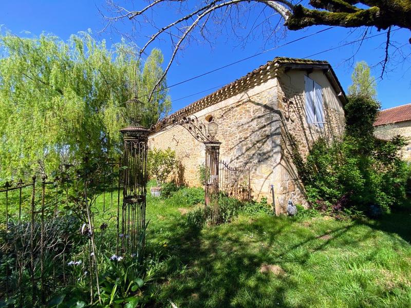 Maison - 260 m² - 9 pièces