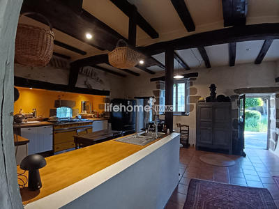 Maison - 210 m² - 6 pièces