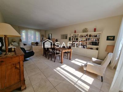 Maison de maîtres - 320 m² - 8 pièces