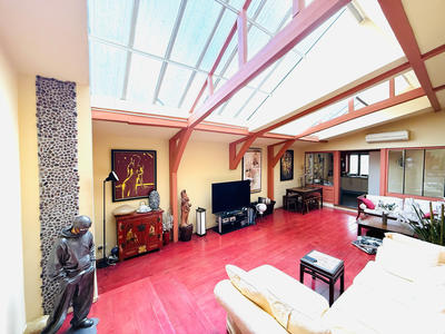 Loft - 123 m² - 4 pièces