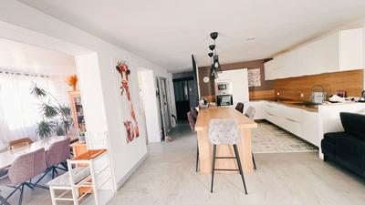 Maison de ville - 232 m² - 9 pièces