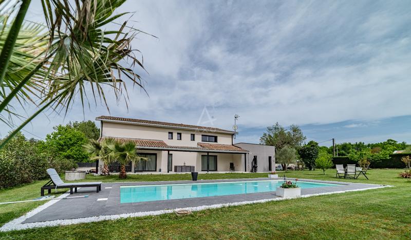 Maison contemporaine - 290 m² - 5 pièces