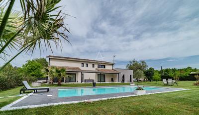 Maison contemporaine - 290 m² - 5 pièces