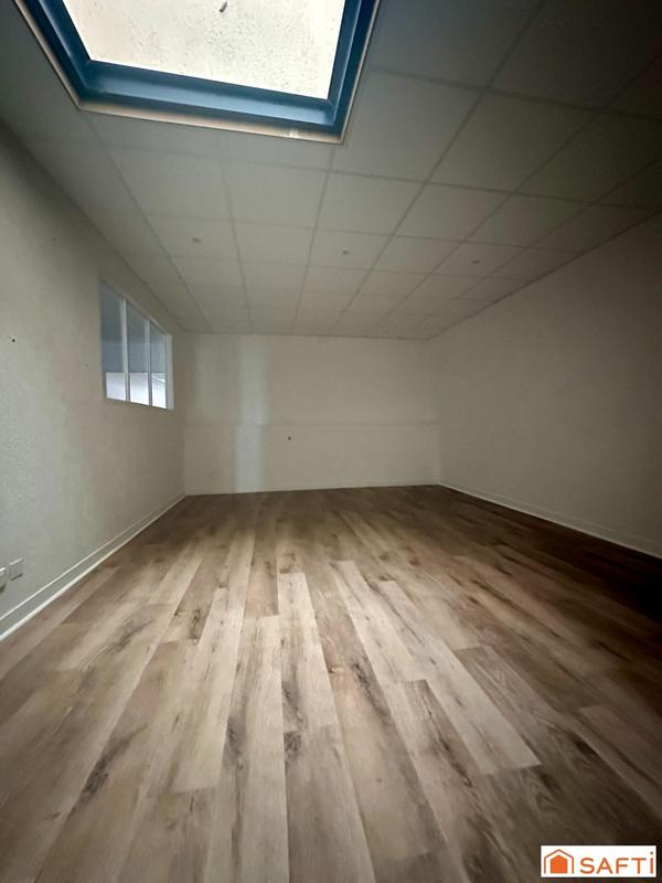 Local commercial - 470 m² - 10 pièces