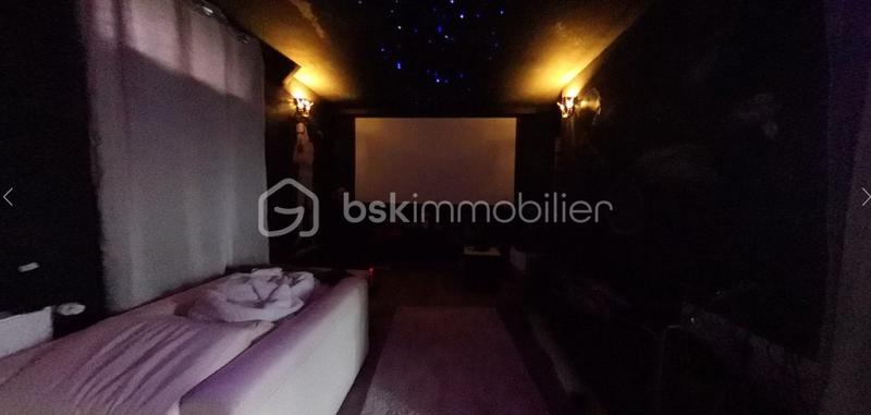 Propriété - 326 m² - 11 pièces