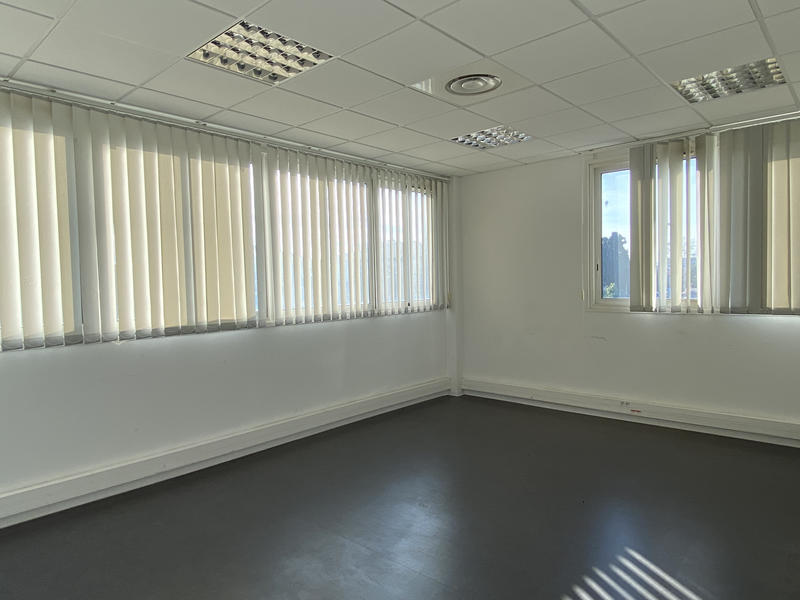 Local d'activités - 860 m²