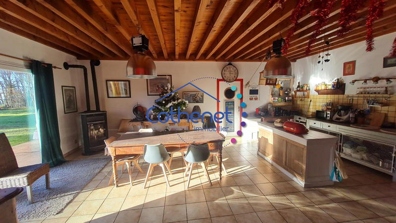 Maison - 241 m² - 5 pièces