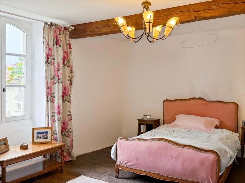 Maison - 387 m² - 8 pièces