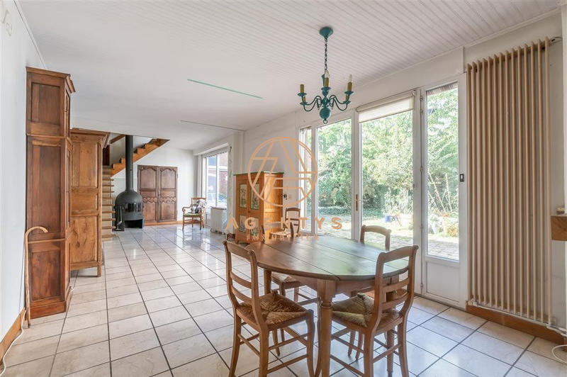 Maison - 265 m² - 7 pièces