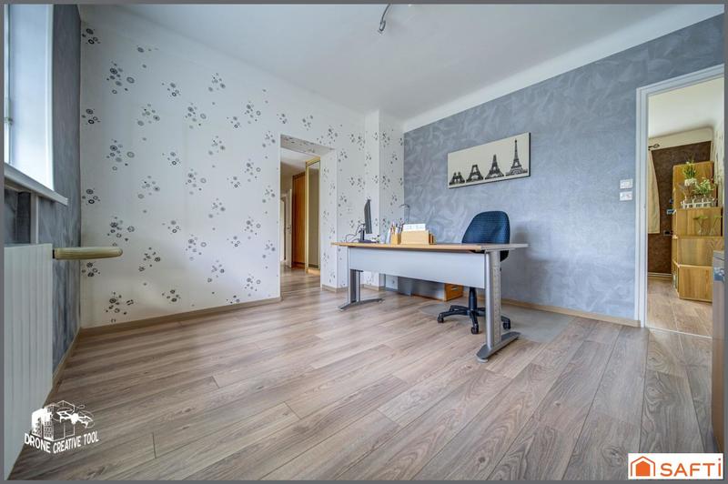 Maison - 221 m² - 7 pièces