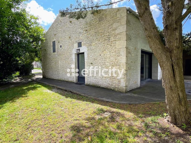 Maison de village - 360 m² - 10 pièces