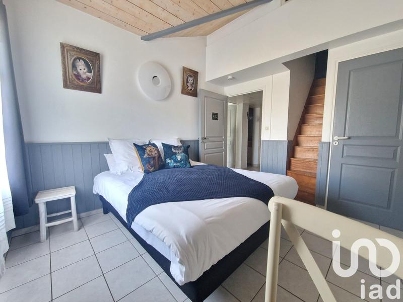 Maison - 225 m² - 8 pièces