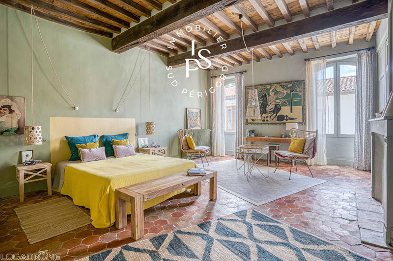 Demeure - 384 m² - 11 pièces