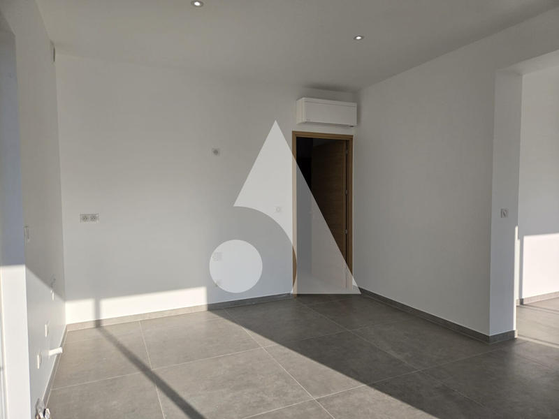 Appartement - 80 m² - 3 pièces