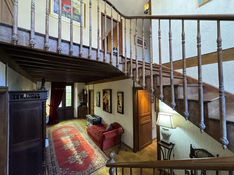 Maison ancienne - 450 m² - 12 pièces