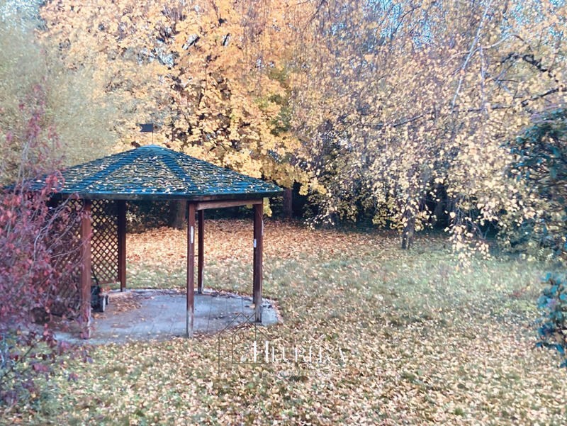 Maison - 220 m² - 8 pièces