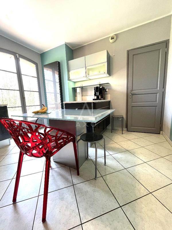 Maison - 215 m² - 6 pièces