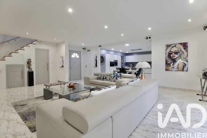 Maison - 145 m² - 5 pièces