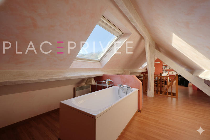 Maison - 295 m² - 7 pièces