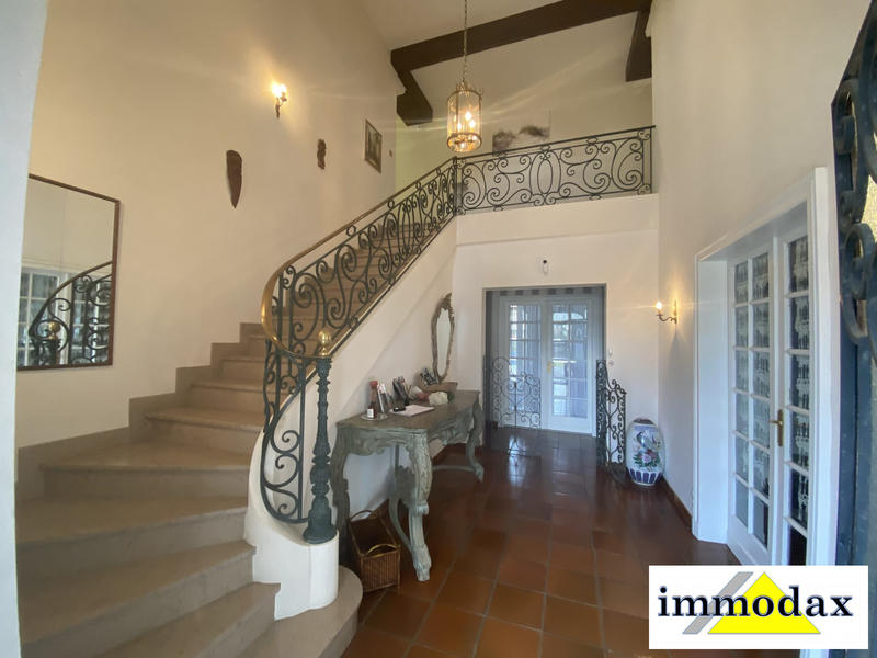 Maison - 450 m² - 10 pièces