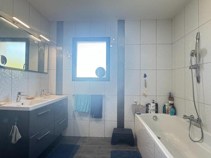 Maison - 175 m² - 6 pièces