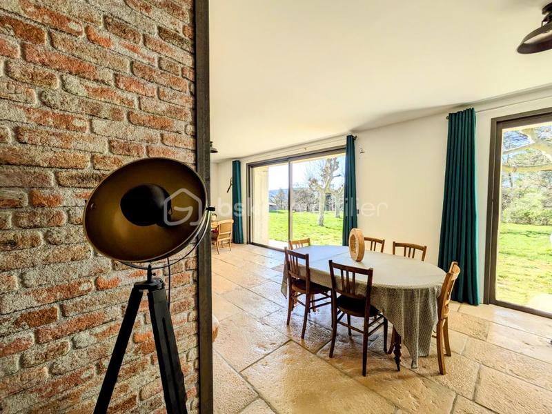 Appartement - 760 m² - 24 pièces