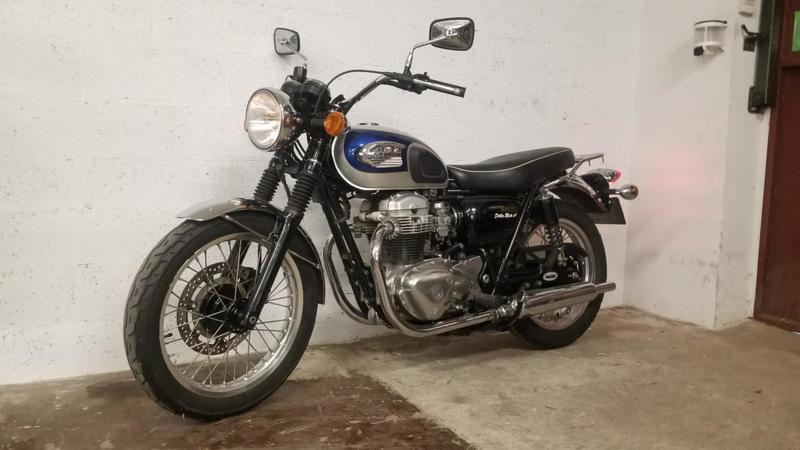 Kawasaki W 650 kawasaki bleu 0650 555