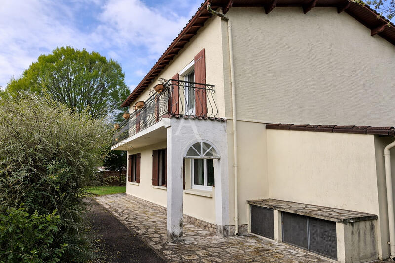 Maison - 143 m² - 6 pièces