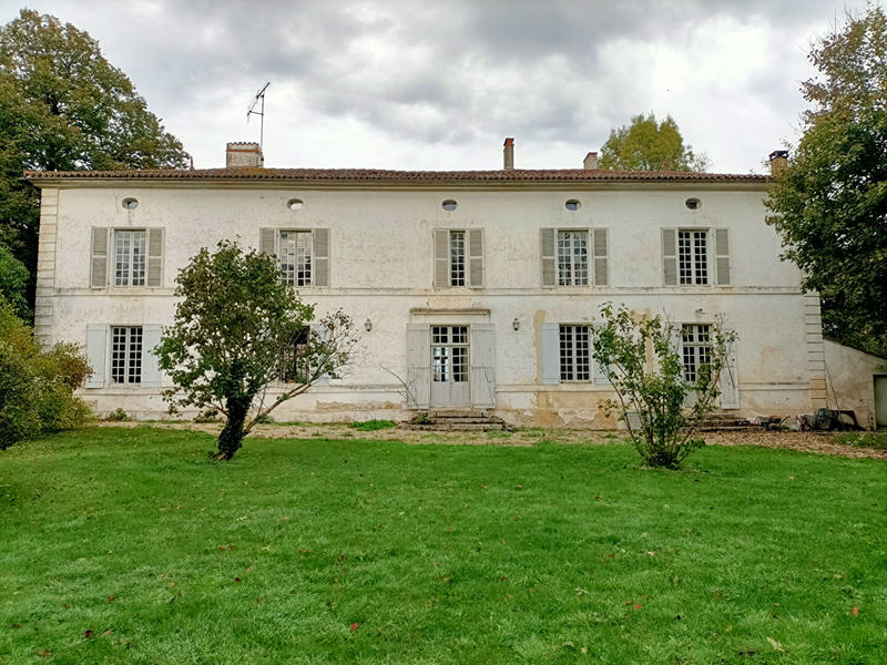 Maison - 369 m² - 10 pièces