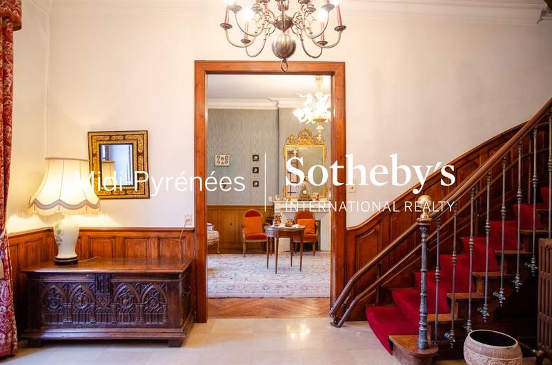 Maison - 500 m² - 16 pièces