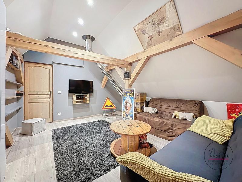 Maison - 209 m² - 8 pièces