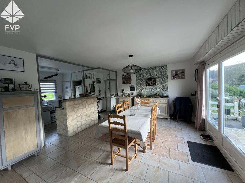 Maison - 143 m² - 8 pièces