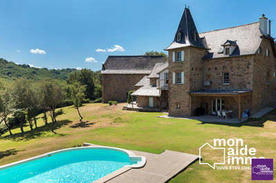 Maison - 240 m² - 10 pièces