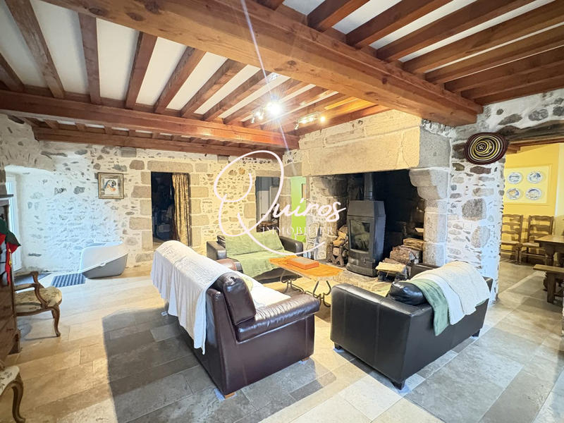 Maison - 209 m² - 12 pièces