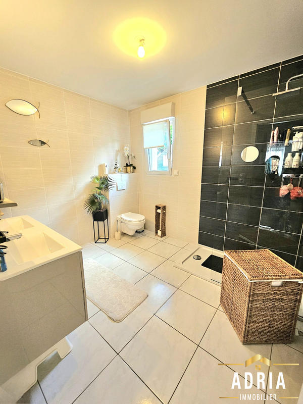 Maison traditionnelle - 100 m² - 4 pièces