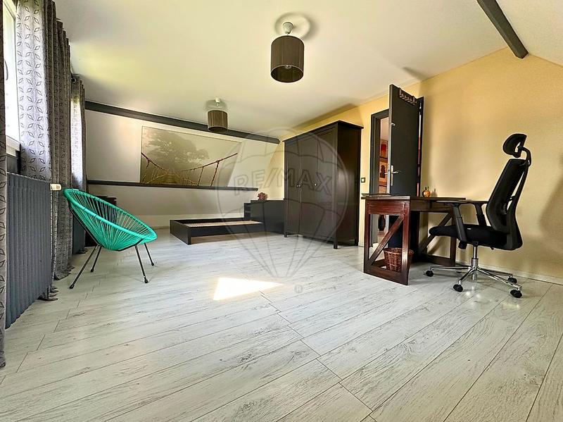 Maison - 161 m² - 8 pièces