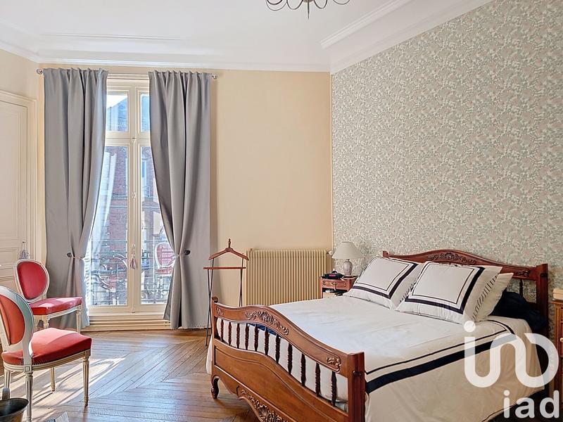 Appartement - 207 m² - 7 pièces