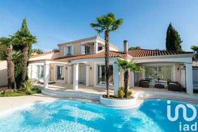 Maison - 252 m² - 8 pièces