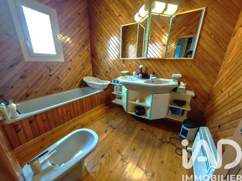 Maison - 212 m² - 5 pièces