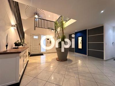 Maison - 336 m² - 7 pièces