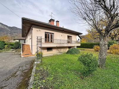 Maison - 104 m² - 4 pièces