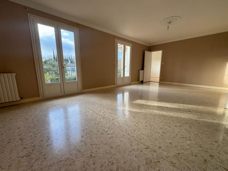 Maison - 197 m² - 9 pièces