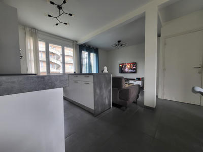 Maison - 93 m² - 4 pièces