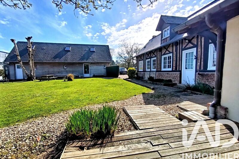 Maison - 217 m² - 12 pièces