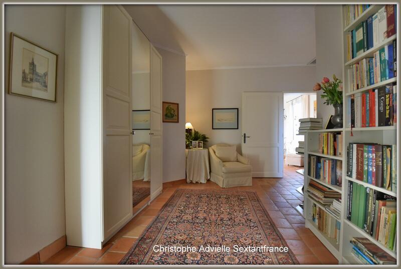 Maison - 260 m² - 6 pièces