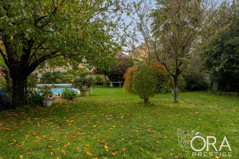 Maison ancienne - 430 m² - 17 pièces