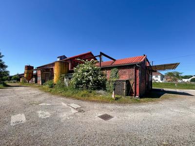 Grange - 1 080 m² - 1 pièce