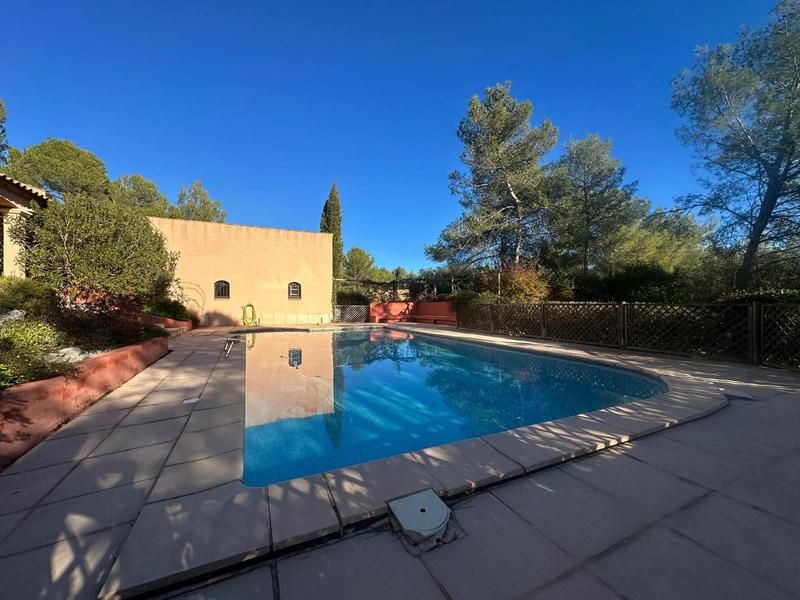 Maison traditionnelle - 268 m² - 9 pièces