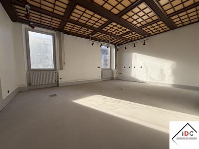 Local d'activités - 159 m² - 7 pièces