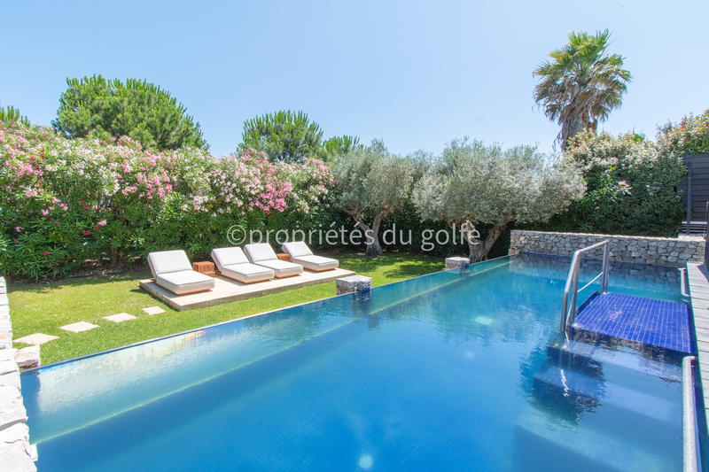 Maison - 305 m² - 7 pièces